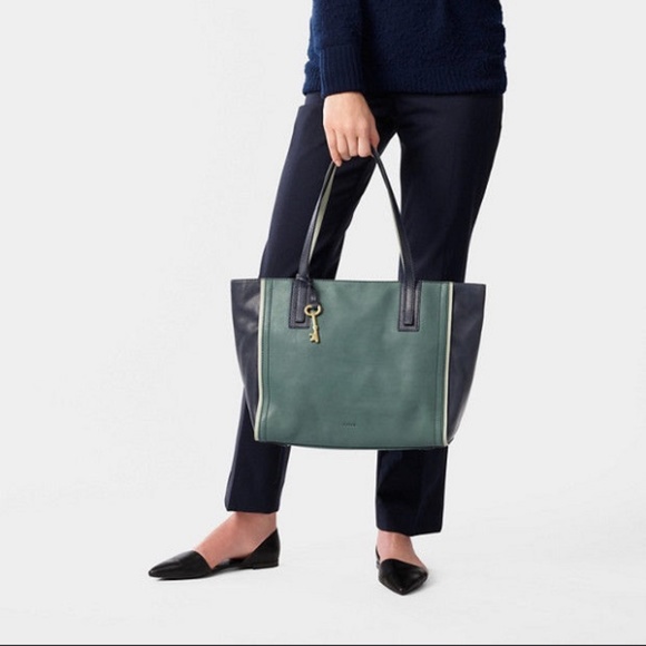 Fossil Woman’s Emma Leather Tote - Picture 1 of 15